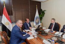 وزير المالية يلتقي الرئيس التنفيذي للمؤسسة الدولية الإسلامية لتمويل التجارة لتعزيز الشراكة في المجالات المختلفة