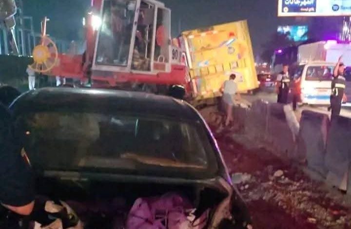 حادث مروع على الطريق الدائري بالمعادي.. شاحنة نقل تدهس 7 سيارات بسبب السرعة الزائدة