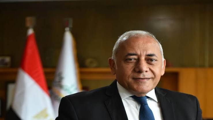 حسام الحجار: البنك الأهلي المصري حريص على تبني الأفكار التي تدعم الصناعة الوطنية وتعزز الاستدامة حسام الحجار: البنك الأهلي المصري حريص على تبني الأفكار التي تدعم الصناعة الوطنية وتعزز الاستدامة