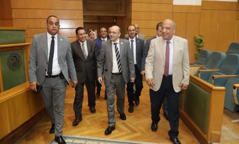 وزير الكهرباء يتفقد هيئة المواد النووية ويستعرض خطط توطين التكنولوجيا واستخلاص المعادن النادرة وزير الكهرباء يتفقد هيئة المواد النووية ويستعرض خطط توطين التكنولوجيا واستخلاص المعادن النادرة