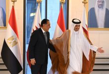 رئيس الوزراء يبحث مع نظيره القطري تعزيز الاستثمارات والتعاون المشترك