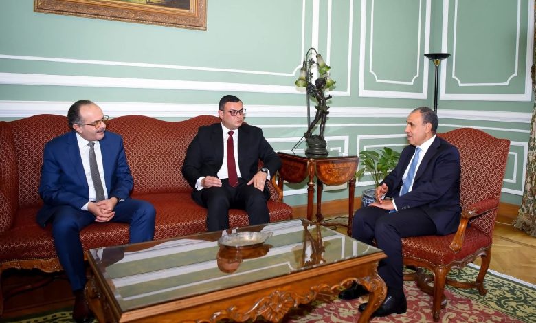 وزيرا الإسكان والخارجية يبحثان تعزيز التعاون مع إفريقيا ودعم مشروعات البنية التحتية وزيرا الإسكان والخارجية يبحثان تعزيز التعاون مع إفريقيا ودعم مشروعات البنية التحتية