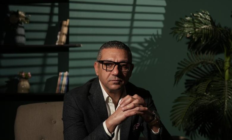 ساهر مجدي: «رويال» تقترب من بيع كامل وحدات «مونارك».. وتستعد لإطلاق مشروع جديد قريبًا ساهر مجدي: «رويال» تقترب من بيع كامل وحدات «مونارك».. وتستعد لإطلاق مشروع جديد قريبًا