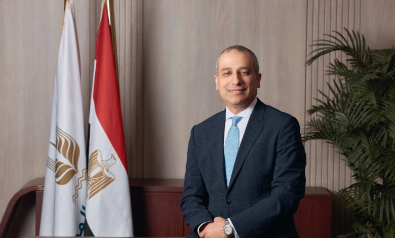محمد أبو السعود: العاملون بالبنك الزراعي هم 20 ألف فرصة نجاح محمد أبو السعود: العاملون بالبنك الزراعي هم 20 ألف فرصة نجاح