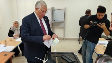 أمين عام حزب الجبهة الوطنية يدلي بصوته في انتخابات مجلس الشيوخ ويؤكد: صوتك خنجر في صدر الجماعات الإرهابية