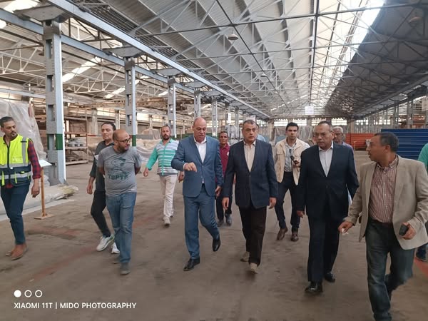 وزير الإنتاج الحربي: شركة شبرا للصناعات الهندسية أنتجت أول منتج حربي مصري بنسبة 100% وزير الإنتاج الحربي: شركة شبرا للصناعات الهندسية أنتجت أول منتج حربي مصري بنسبة 100%