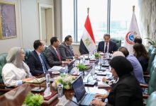 وزير الصحة يتابع مع هيئتي «التأمين الصحي الشامل والرعاية الصحية» مستوى جودة الخدمات المقدمة للمواطنين