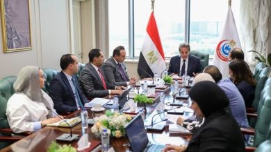 وزير الصحة يتابع مع هيئتي «التأمين الصحي الشامل والرعاية الصحية» مستوى جودة الخدمات المقدمة للمواطنين