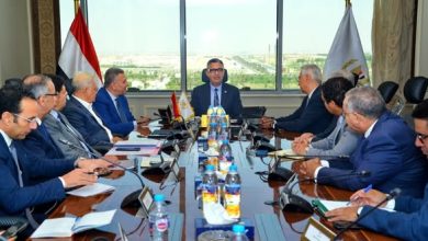 وزير التموين يجتمع مع رئيس مجموعة سامكريت لمتابعة الموقف التنفيذي للمستودع الاستراتيجي بالسويس