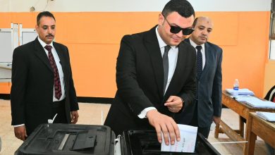 وزير الإسكان يُدلي بصوته في انتخابات مجلس الشيوخ