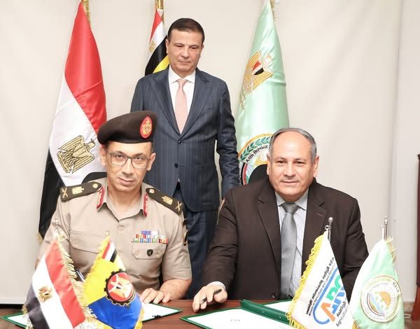 وزير الزراعة يشهد توقيع بروتوكول تعاون بين مركز البحوث الزراعية والكلية الفنية العسكرية لإنتاج الأسمدة البوتاسية محليًا
