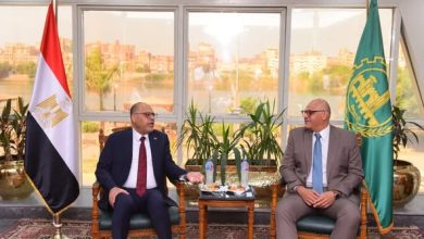 وزير العمل يبحث مع محافظ القليوبية تعزيز سبل التعاون المشترك