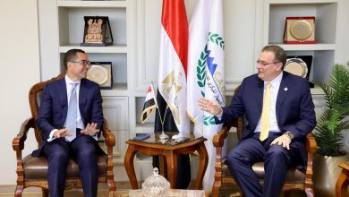 رئيس “التنظيم والإدارة” يبحث مع وزير الاستثمار سبل تعزيز التعاون المشترك
