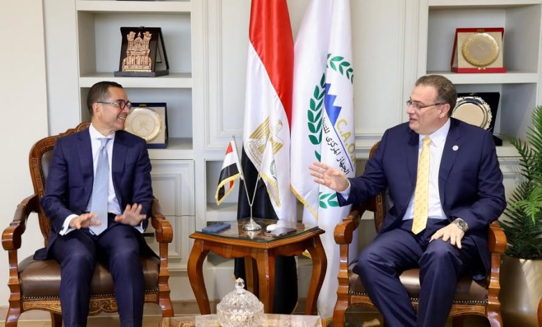 رئيس “التنظيم والإدارة” يبحث مع وزير الاستثمار سبل تعزيز التعاون المشترك رئيس “التنظيم والإدارة” يبحث مع وزير الاستثمار سبل تعزيز التعاون المشترك