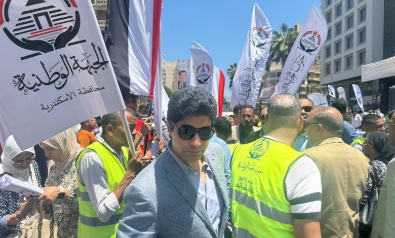 بالصور.. تواجد مكثف لحزب الجبهة الوطنية أمام اللجان وقيادات الحزب تجوب المحافظات لتحفيز الناخبين بالصور.. تواجد مكثف لحزب الجبهة الوطنية أمام اللجان وقيادات الحزب تجوب المحافظات لتحفيز الناخبين