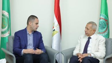 نائب وزير الصحة يبحث مع رئيس الأكاديمية العربية للعلوم والتكنولوجيا سبل التعاون في مجال التدريب وتنمية الكوادر
