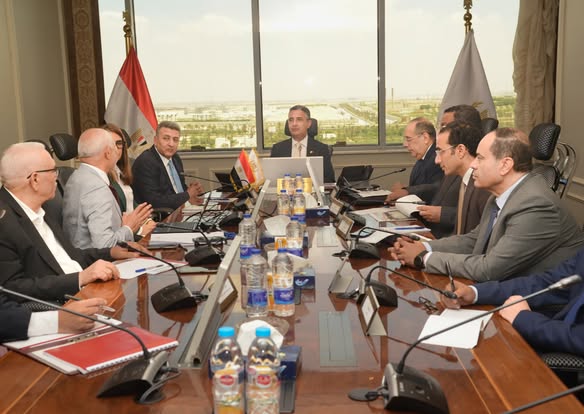 وزير التموين يبحث خطط تطوير منظومة العمل داخل شركات المضارب بكفر الشيخ وزير التموين يبحث خطط تطوير منظومة العمل داخل شركات المضارب بكفر الشيخ