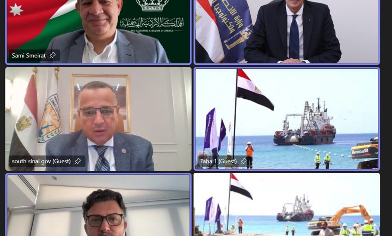 “كورال بريدج”.. وزير الاتصالات يشهد إنزال أول كابل بحري مباشر يربط بين مصر والأردن في مدينة طابا