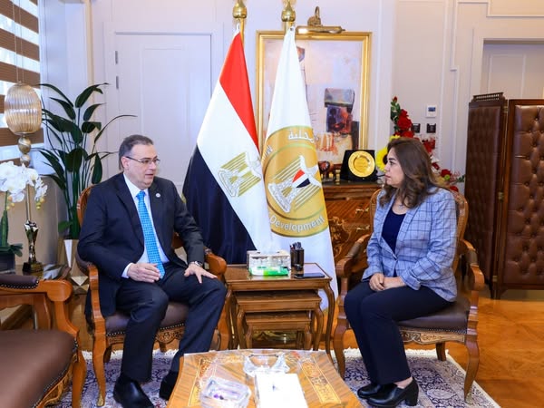 وزيرة التنمية المحلية تبحث مع رئيس الجهاز المركزي للتنظيم والإدارة مجالات التعاون المشتركة وزيرة التنمية المحلية تبحث مع رئيس الجهاز المركزي للتنظيم والإدارة مجالات التعاون المشتركة
