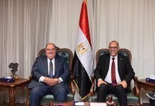 وزير العمل يستقبل قنصل مصر في الرياض لبحث التعاون في الملفات ذات الاهتمام المُشترك