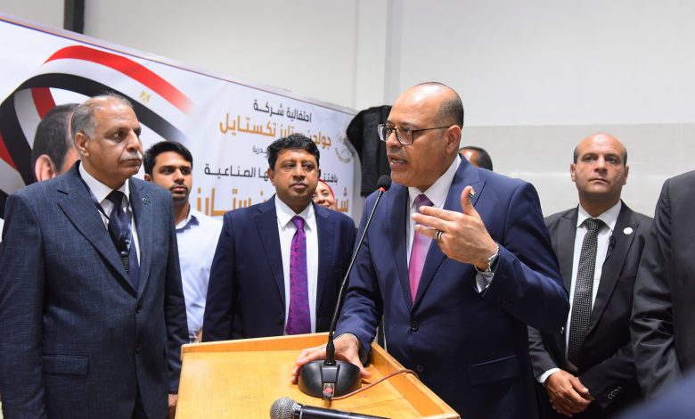 تضم 110 عامل ذوي همم.. وزير العمل يفتتح صالة الإنتاج الجديدة بشركة جولدن ستارز للملابس الجاهزة بالمحمودية تضم 110 عامل ذوي همم.. وزير العمل يفتتح صالة الإنتاج الجديدة بشركة جولدن ستارز للملابس الجاهزة بالمحمودية