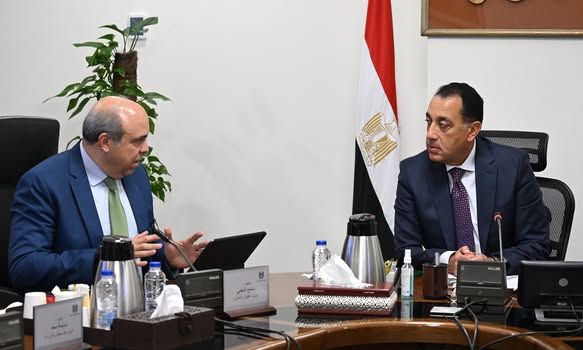 وزير الطيران: مشروع “مبنى 4” يستهدف 30 مليون مسافر سنويًا وزير الطيران: مشروع “مبنى 4” يستهدف 30 مليون مسافر سنويًا