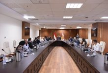 وزير العمل يعقد اجتماعًا مع مُمثلي “شركات توصيل الطلبات”و”توريد مهمات الوقاية”