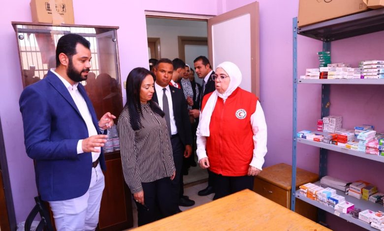 وزيرة التضامن توجه بدراسة الأوضاع القانونية للأبناء المحتجزين في دار الدفاع الاجتماعي وزيرة التضامن توجه بدراسة الأوضاع القانونية للأبناء المحتجزين في دار الدفاع الاجتماعي