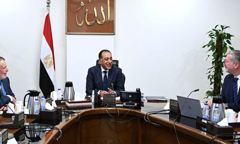 تنسيق حكومي ومصرفي لتأمين النقد الأجنبي للمنتجات البترولية وسداد مستحقات الشركاء الأجانب تنسيق حكومي ومصرفي لتأمين النقد الأجنبي للمنتجات البترولية وسداد مستحقات الشركاء الأجانب