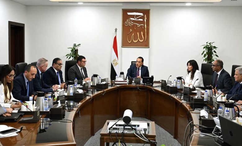 رئيس الوزراء يُتابع الموقف التنفيذي لمشروعات تحلية مياه البحر ويبحث التعاون مع “أكوا باور” رئيس الوزراء يُتابع الموقف التنفيذي لمشروعات تحلية مياه البحر ويبحث التعاون مع “أكوا باور”