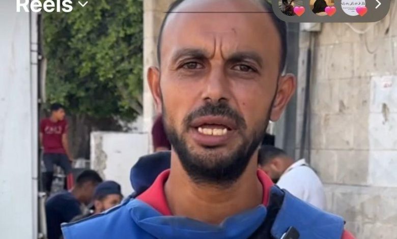 صحفي غزاوي يصرخ في وجه الجوع: “أستبدل كاميرتي بشوال دقيق لإنقاذ أطفالي” صحفي غزاوي يصرخ في وجه الجوع: “أستبدل كاميرتي بشوال دقيق لإنقاذ أطفالي”
