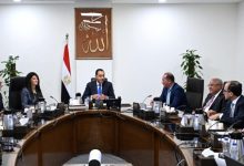 الحكومة تناقش ملف التخارج من الشركات ودعم مشاركة القطاع الخاص