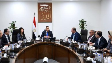 الحكومة تناقش ملف التخارج من الشركات ودعم مشاركة القطاع الخاص