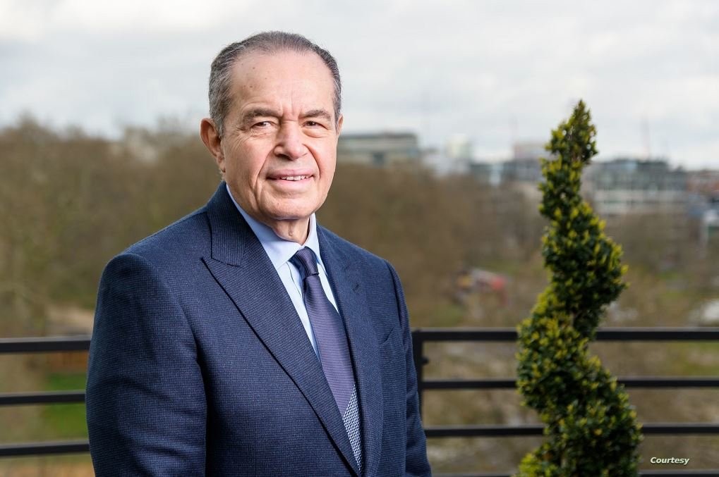 محمد منصور ينقل مقر إقامته إلى مصر بعد سنوات في بريطانيا