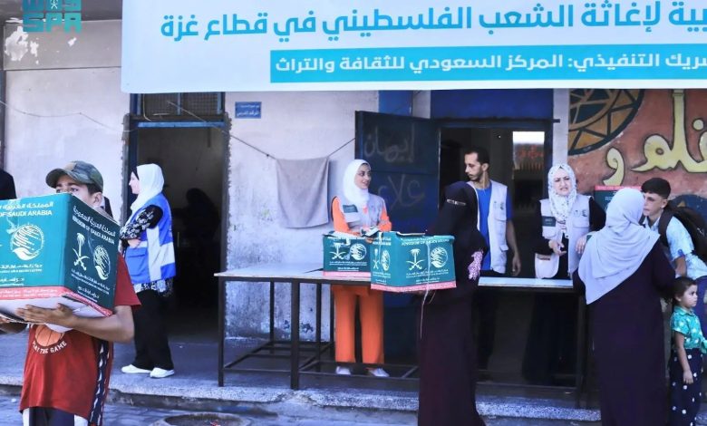 مركز الملك سلمان للإغاثة يواصل توزيع المساعدات الغذائية على الأسر الفلسطينية في غزة مركز الملك سلمان للإغاثة يواصل توزيع المساعدات الغذائية على الأسر الفلسطينية في غزة