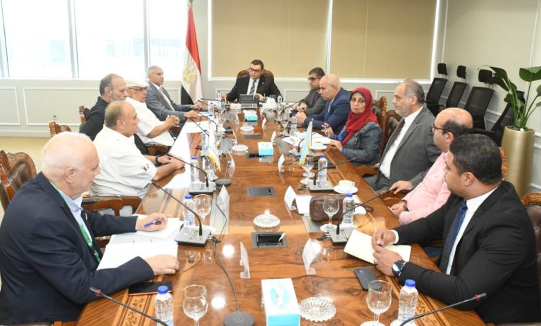 وزير الإسكان يلتقي جمعية مستثمري 6 أكتوبر لبحث تعزيز التعاون وحل معوقات المشروعات