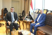 وزير الإسكان يبحث مع محافظ بورسعيد مشروعات الصرف الصحي والإسكان والتطوير العمراني