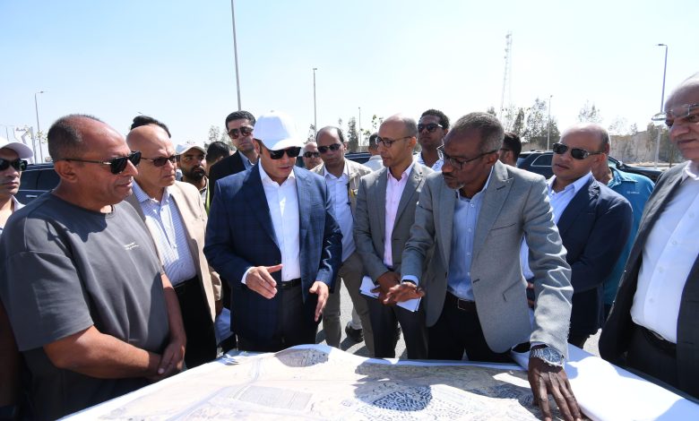 وزير الإسكان يتفقد محور التسعين الشمالي بالقاهرة الجديدة لمتابعة أعمال التطوير ورفع كفاءة البنية التحتية
