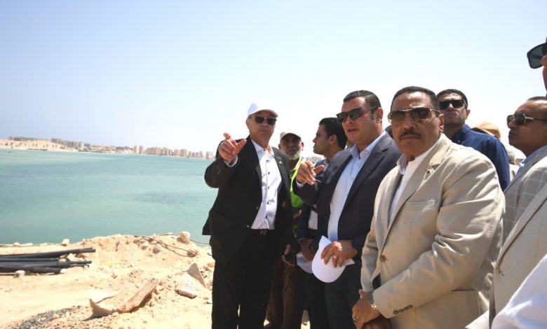 وزير الإسكان ومحافظ مطروح يتفقدان مشروع إحلال وتجديد كوبري روميل وزير الإسكان ومحافظ مطروح يتفقدان مشروع إحلال وتجديد كوبري روميل