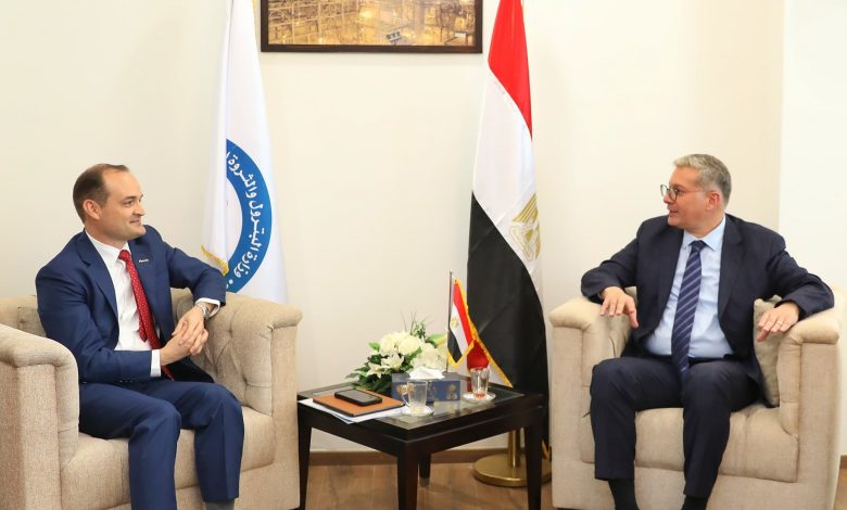 وزير البترول: دعم كامل لاستثمارات أباتشي وخالدة في الصحراء الغربية