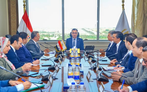 وزير التموين يتابع مع مجموعة حسن علام القابضة تنفيذ مشروع المستودع الاستراتيجي بالأقصر وزير التموين يتابع مع مجموعة حسن علام القابضة تنفيذ مشروع المستودع الاستراتيجي بالأقصر