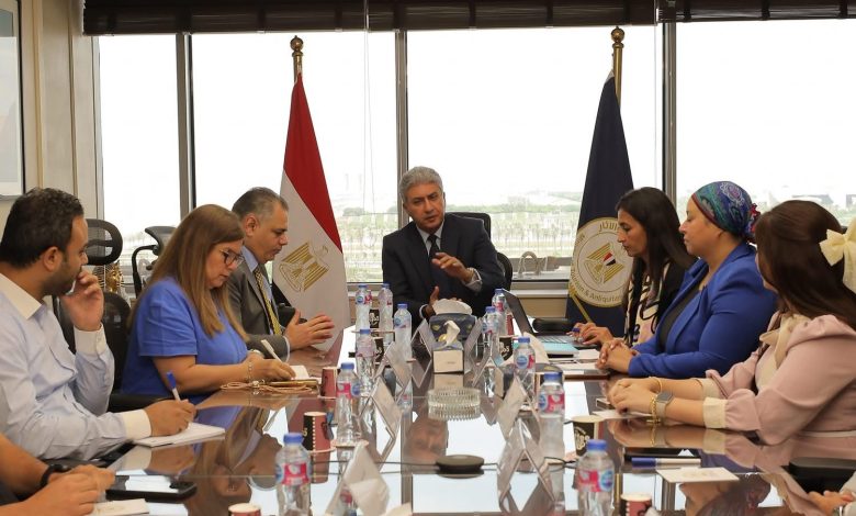 وزير السياحة والآثار يلتقي المؤثرين المصريين لدعم حملة “إحنا مصر” والترويج للمقصد السياحي