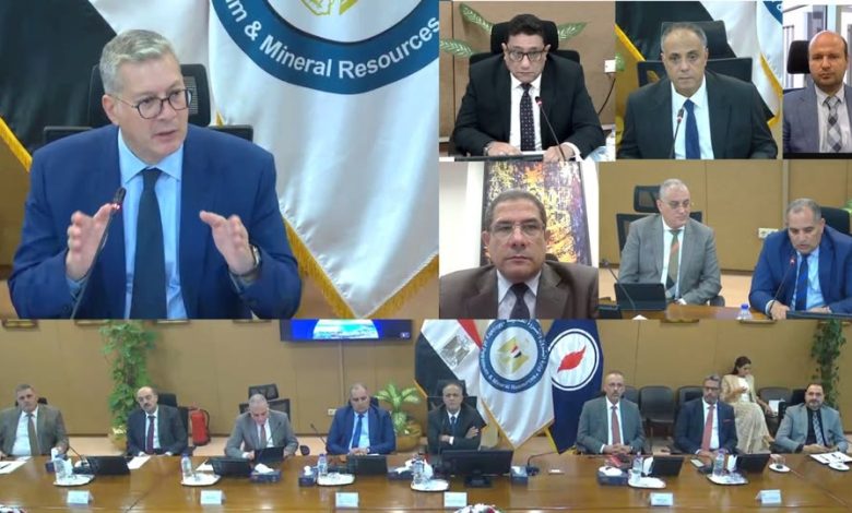 وزير البترول: ميناء الحمراء البترولى ركيزة استراتيجية لجذب الاستثمارات ودعم خطط مصر كمركز إقليمي لتجارة وتداول الطاقة وزير البترول: ميناء الحمراء البترولى ركيزة استراتيجية لجذب الاستثمارات ودعم خطط مصر كمركز إقليمي لتجارة وتداول الطاقة