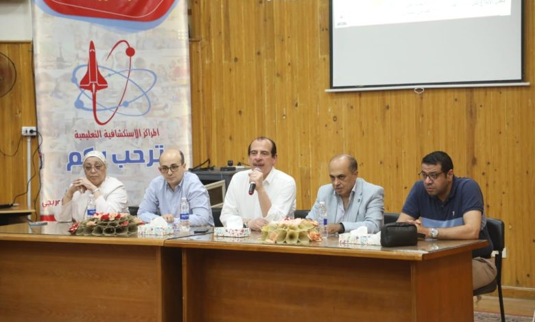  نائب وزير الصحة يعقد اجتماعًا مع مديري المنشآت الصحية بالوادي الجديد