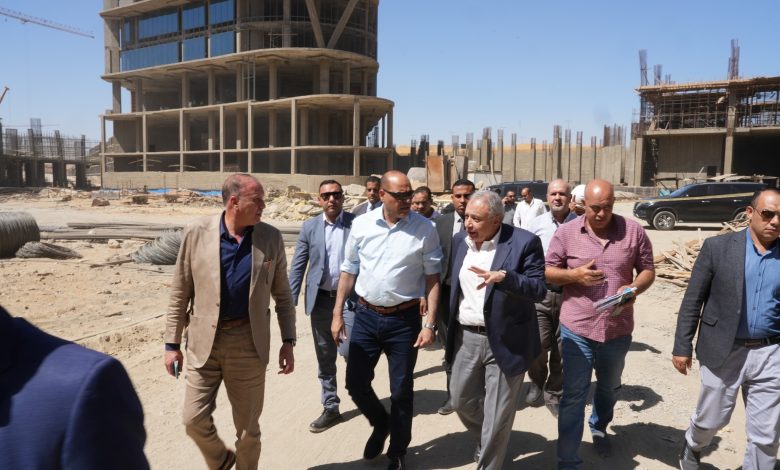 وزير العمل يقود حملة تفتيشية بالعاصمة الإدارية: إيقاف منشآت مخالفة وتوجيه بتنظيم ندوات توعوية للعمال