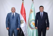  وزير الزراعة يبحث مع السفير المصري لدى الكويت تعزيز التعاون الزراعي