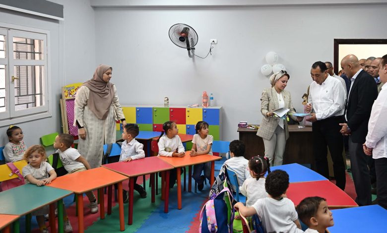 رئيس الوزراء يتفقد مركز تنمية الأسرة والطفل بقرية سبك الأحد في المنوفية