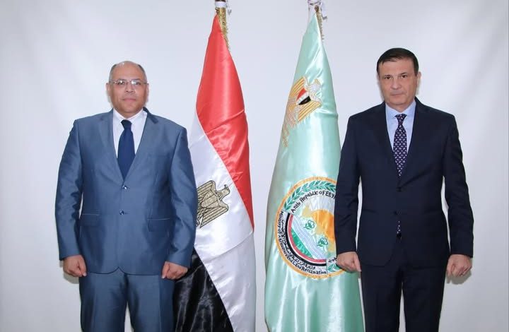 وزير الزراعة يبحث مع السفير المصري لدى الكويت تعزيز التعاون الزراعي وزير الزراعة يبحث مع السفير المصري لدى الكويت تعزيز التعاون الزراعي