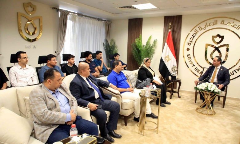 رئيس هيئة الرعاية الصحية لأوائل الثانوية العامة: النجاح ليس هدفًا مؤقتًا بل نظام حياة متكامل