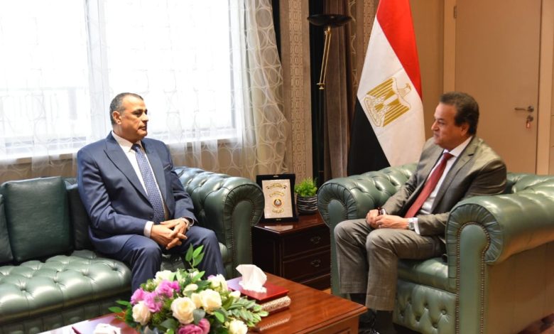 وزيرا الصحة والإنتاج الحربي يناقشان تعزيز التعاون المشترك وزيرا الصحة والإنتاج الحربي يناقشان تعزيز التعاون المشترك